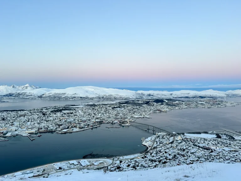Aventură în Tromsø – Ghidul esențial pentru a descoperi farmecul arctic