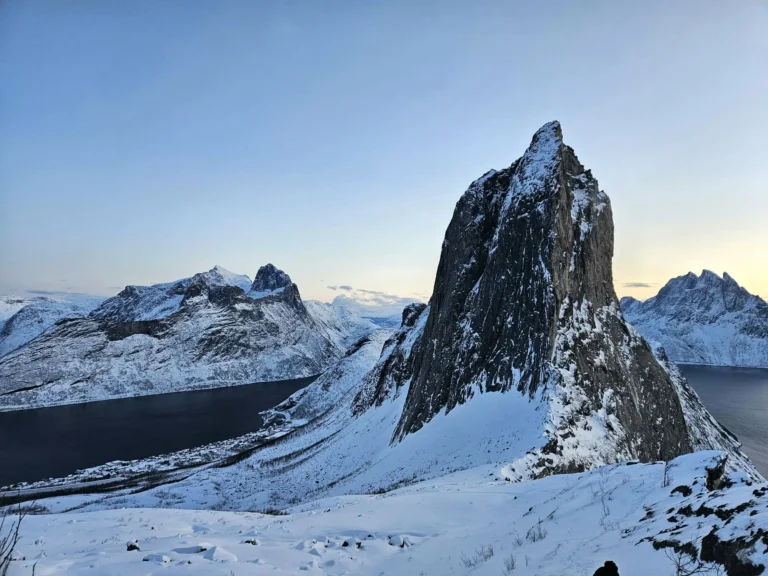 Senja – Tot ce trebuie să știi despre una dintre cele mai frumoase insule nordice
